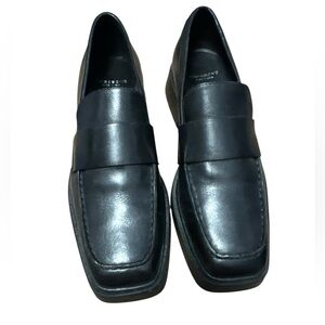 Vagabond Women Sleek Black Slip-On Loafers